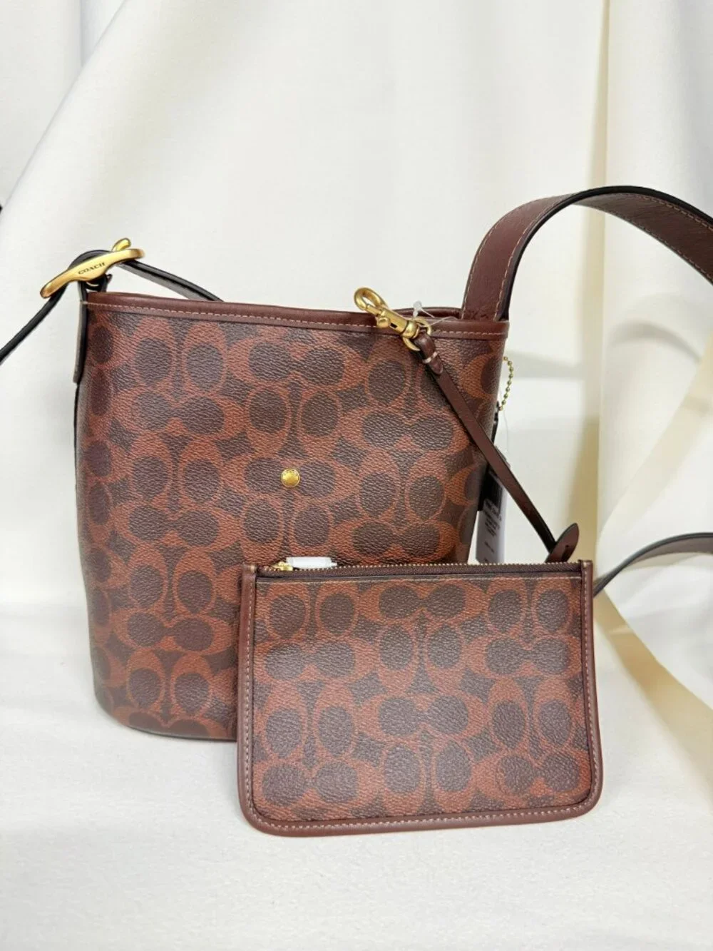 coach Bleecker Bucket Bag 21 In Signature Canvas ccx06